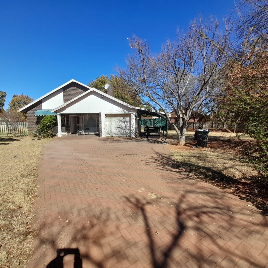 3 Bedroom Property for Sale in Stilfontein Ext 4 North West